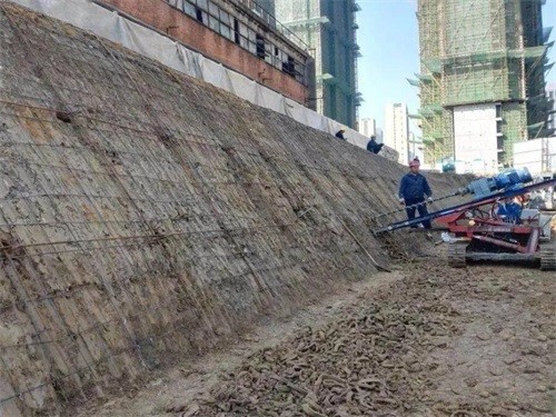 大石桥建筑边坡支护